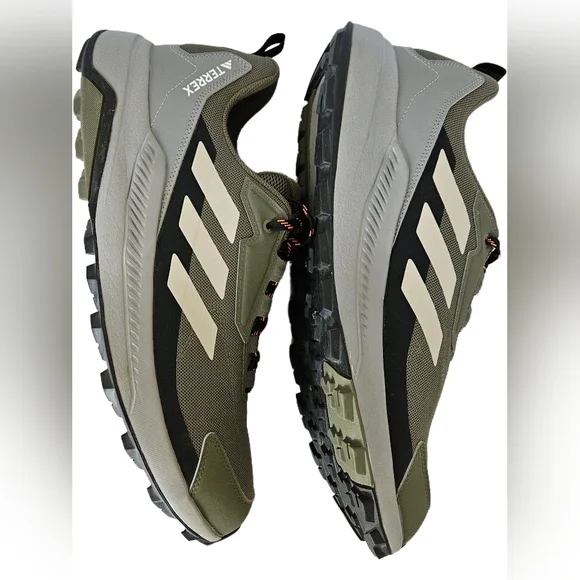 Adidas Anylander Mid Hiking Shoes in Olive Green Mens Size 13M